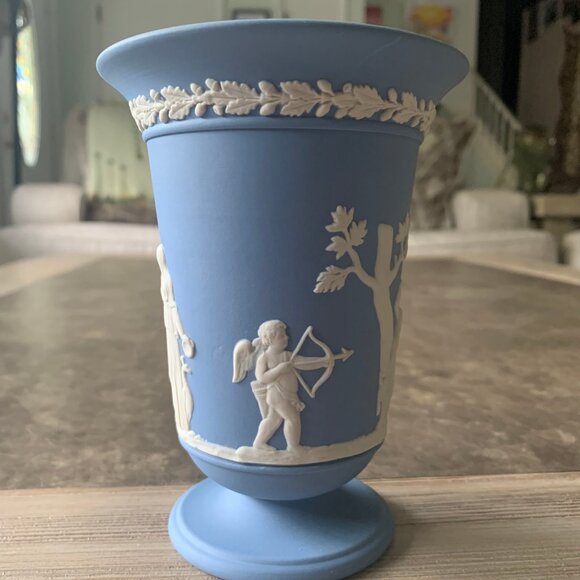Vintage Imported Wedgewood Vase Circa 1970's - Picture 4 of 11